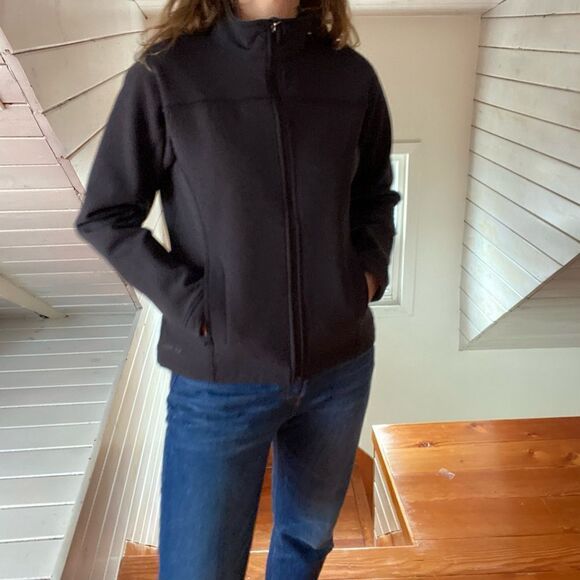 L.L. Bean Zip Up Water Resistant Lined with Fleece - Picture 5 of 11